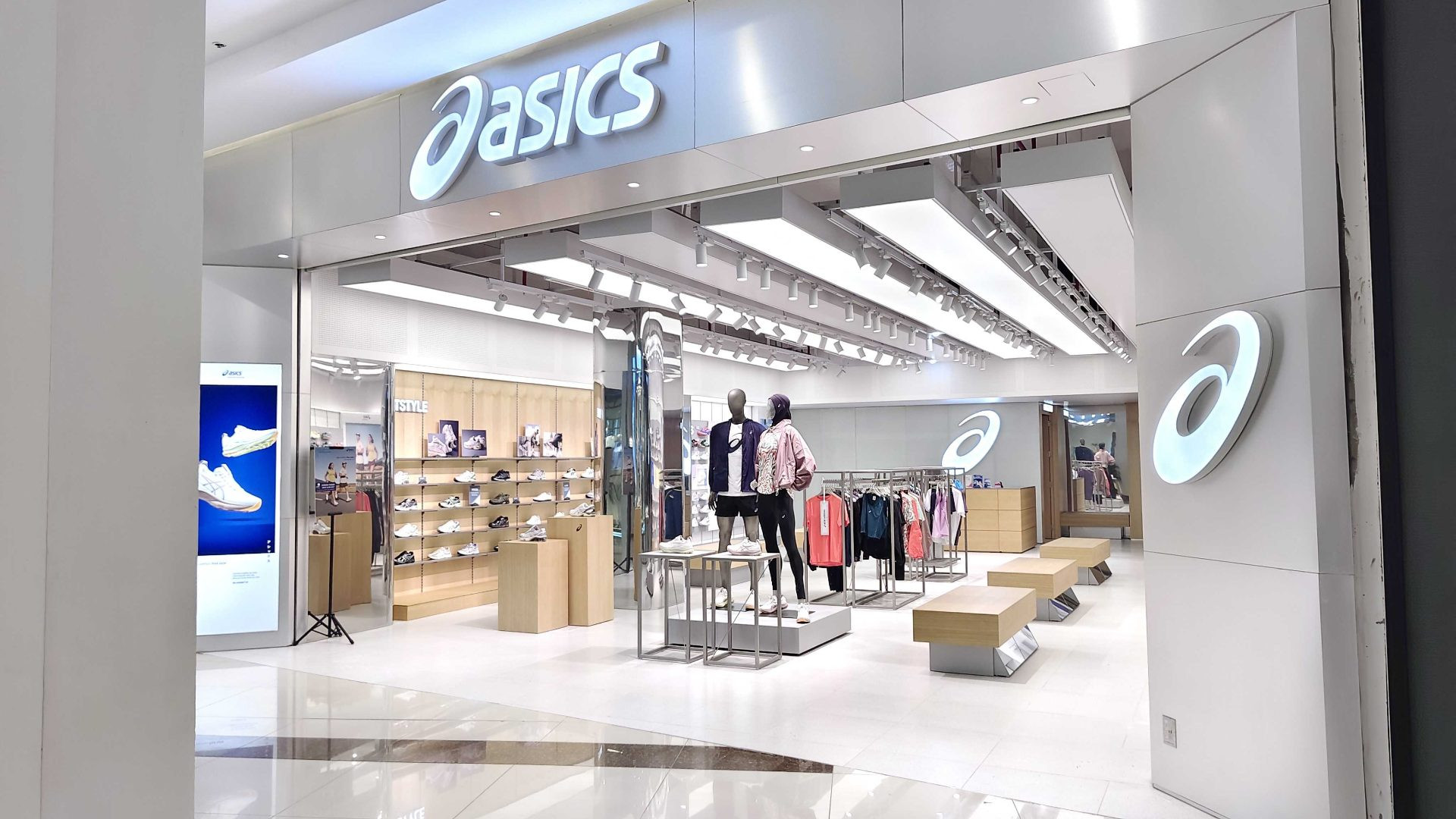 Gebrakan Baru ERAL: Diversifikasi ke Mobil Listrik Demi Kinerja Jangka Panjang