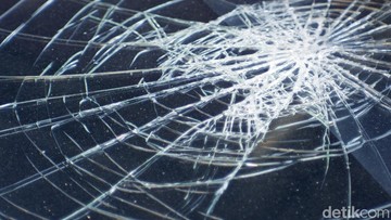 Mengerikan! Genangan Air di Jalur Pantura Bogor Bikin Pemotor Terpental, Begini Kondisi Korban