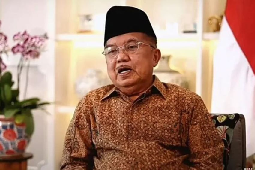 Ketua Umum Palang Merah Indonesia (PMI) Jusuf Kalla (JK) menyampaikan duka cita mendalam atas gugurnya prajurit TNI saat menjalankan misi perdamaian dunia di Lebanon. Foto: Dok Sindonews